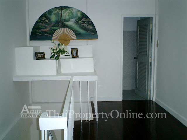 ให้เช่าทาวน์เฮาส์ในเย็นอากาศ 2 เฟอร์ครบ พร้อมเข้าอยู่ ใกล้สีลม สาทร_image4