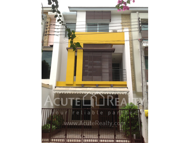townhouse-for-sale-thanapat-haus-nonsi