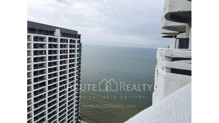 Beachfront condominium VIP Condo Chain Cha am for sale