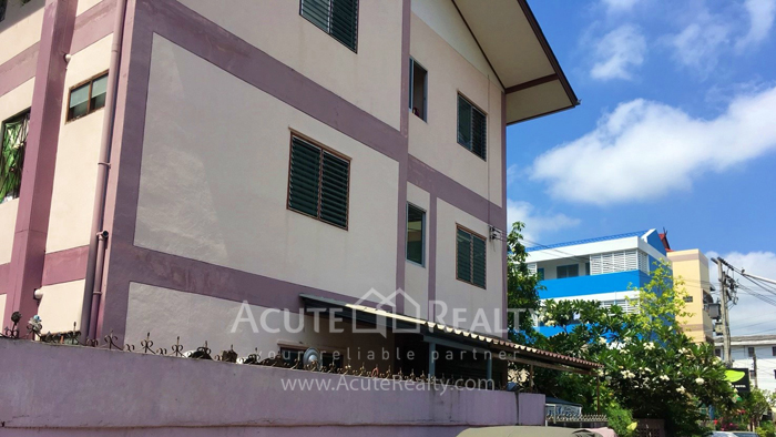 Apartment for Sale or Rent in the old city Chiang Mai._image2