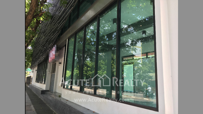 อาคารสำนักงาน-โชว์รูม-ให้เช่า-ObSr-620325-0002